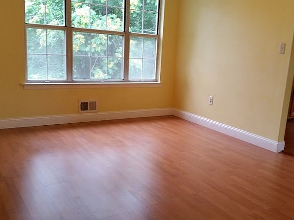 3rd image of 99 Sunnyvale Ct