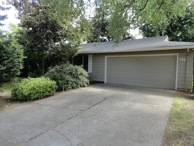 1st image of 796 SE 36th Ave