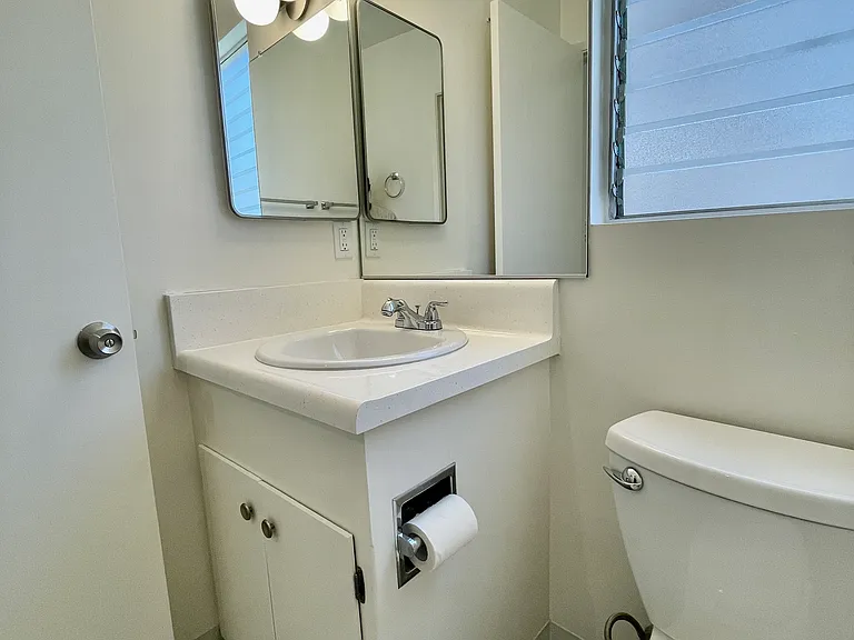 4254 W 5th St #9 — Photo 8