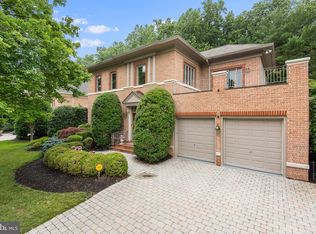 8005 Summer Mill Ct, Bethesda, MD 20817