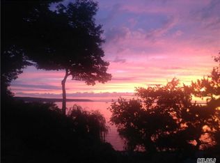 25 Essex Dr, Northport, NY 11768