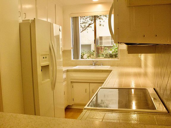 5th image of 11728 Darlington Ave APT 7