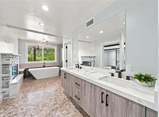 6002 Graciosa Dr, Los Angeles, CA 90068