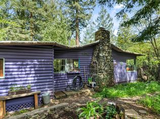 10562 Woodside Dr, Forestville, CA 95436