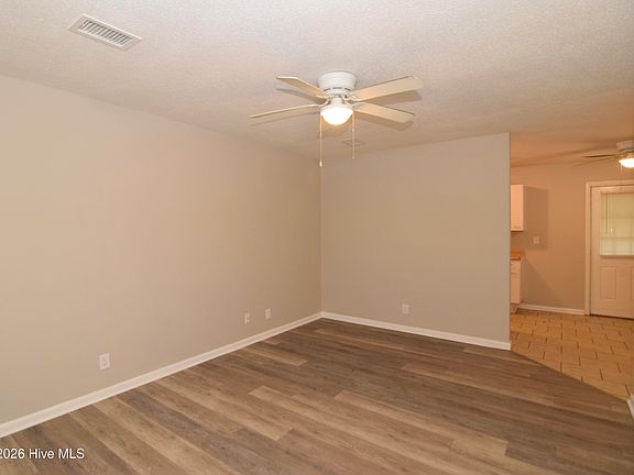 5th image of 1921 Dianne Drive