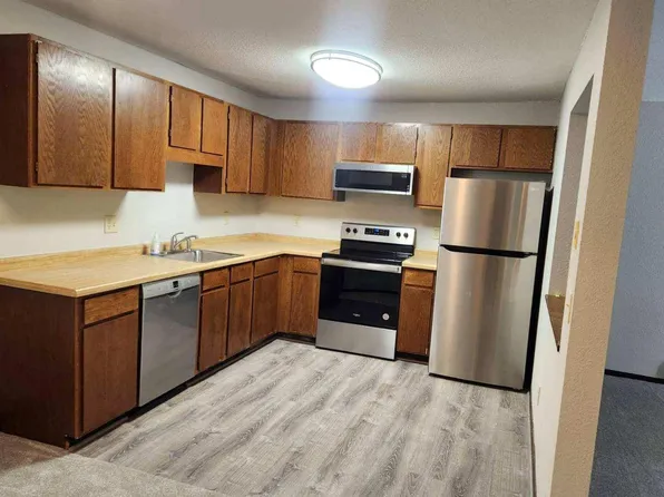 3155 Coachman Rd #214B, Eagan, MN 55121
