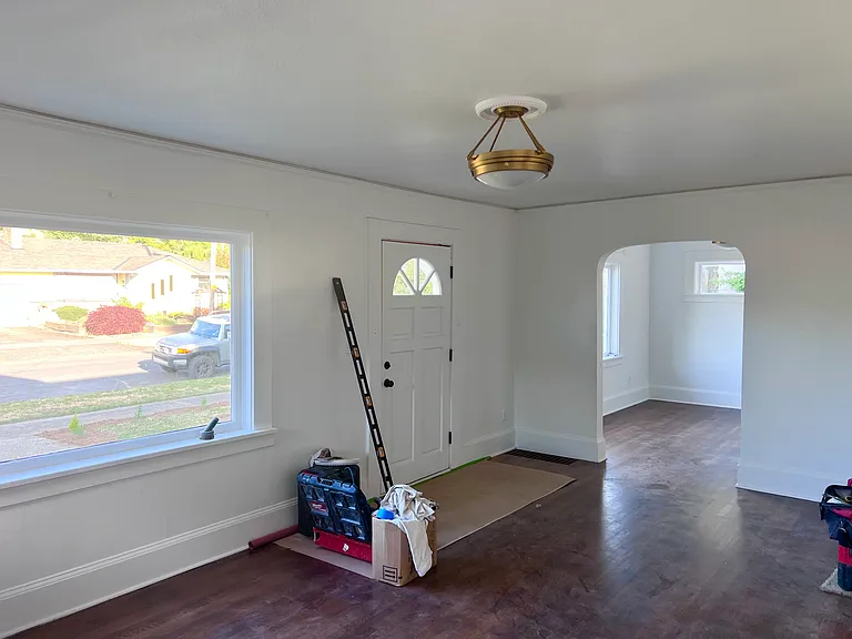 315 NE 66th Ave — Photo 2