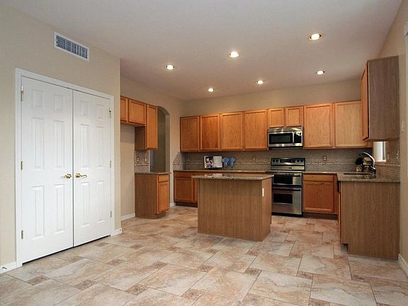 3rd image of 314 W Klinger Canyon Dr
