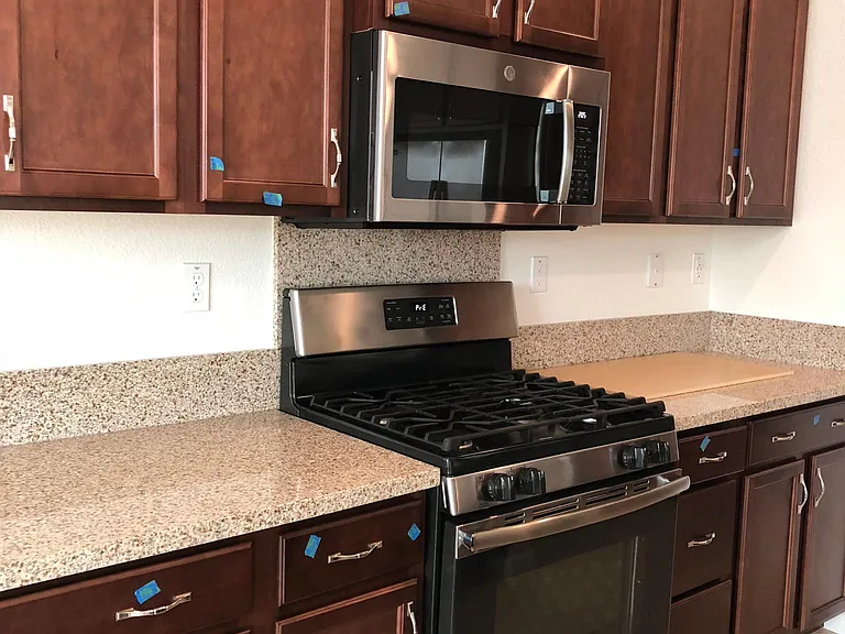 4033 Southampton St — Photo 14