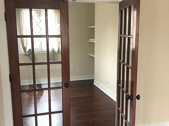 4th image of 1224 E Liberty Dr