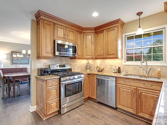 3rd image of 205 Noble Cir