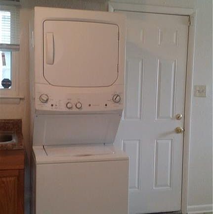 4th image of 2606 Westminster Ave #B
