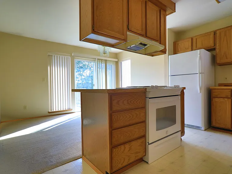 3911 Sage Rd — Photo 7