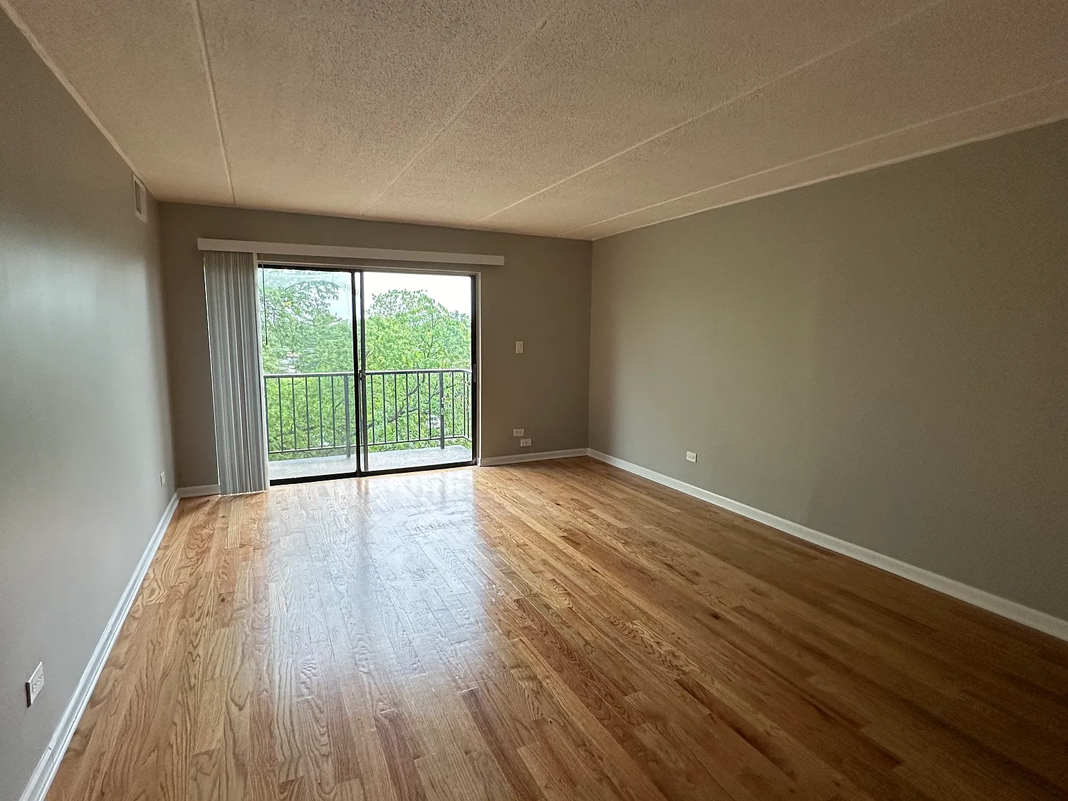 2 bed, $1,950 — Photo 3
