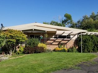 94 3rd St, La Grande, OR 97850