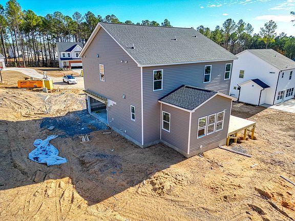 5th image of 115 Plainfield Ln