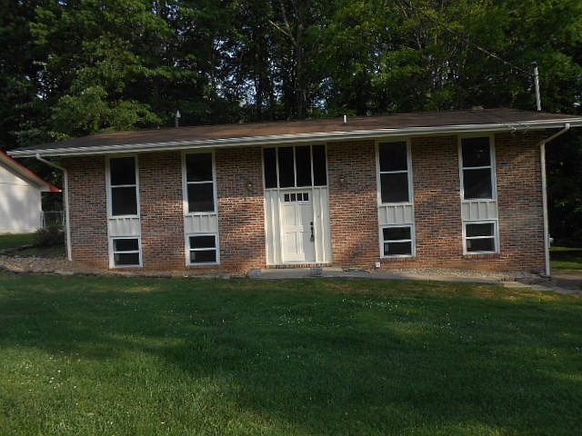 1st image of 4012 White Wood Cir