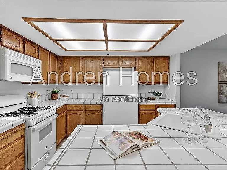 79 S Branciforte Ave — Photo 17