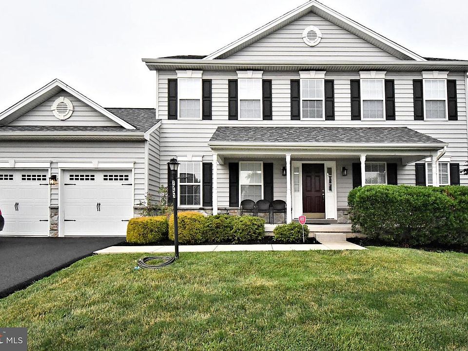 1st image of 245 Sumner Ct