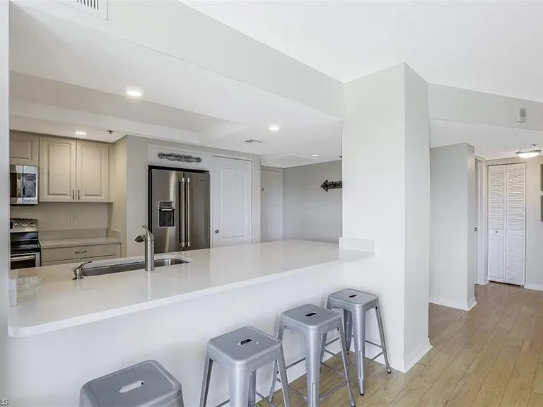 5501 Heron Point Dr #201 — Photo 11