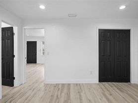 1172 Jasmine St