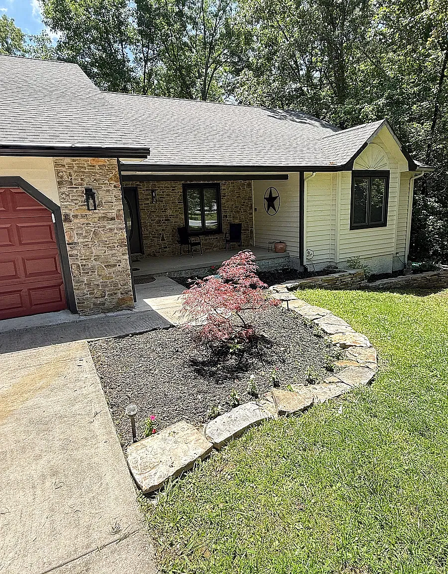3 bed, 2075 sqft, $2,250 — Photo 2
