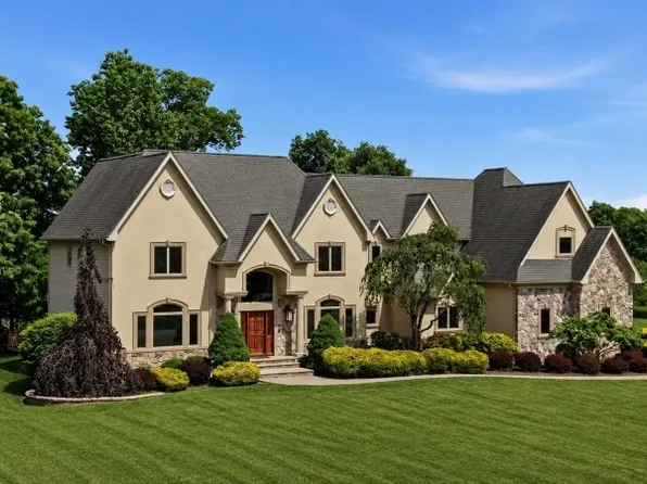 2 Michele Crossing, Raritan Twp., NJ 08822