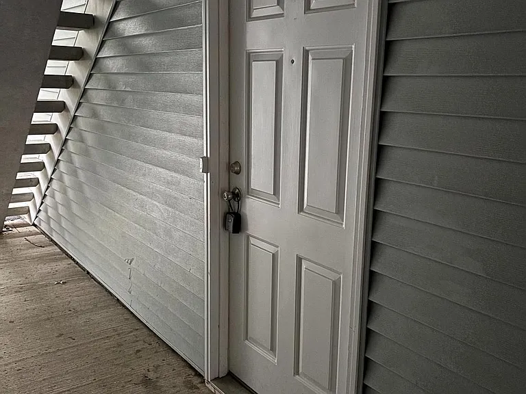 1807 Diamond Dr — Photo 2