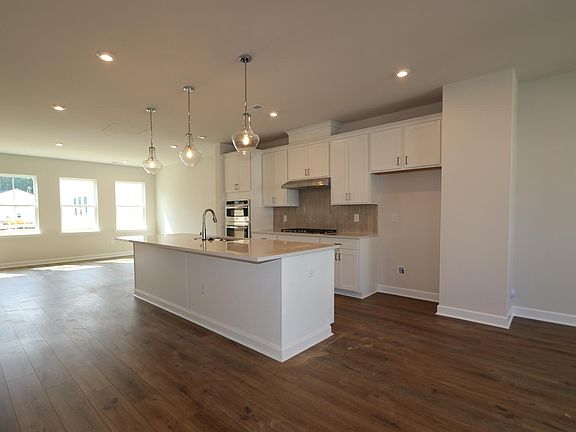 2nd image of 705 Callan View Ave