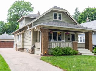 1511 N 67th St, Wauwatosa, WI 53213