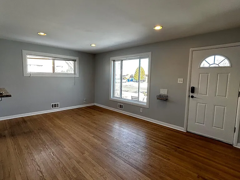 7151 Warren Dr — Photo 11