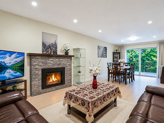 4th image of 3691 Bargen Dr