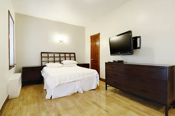 Rented by City Connections Realty | media 2