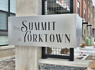 332 Summit Cir, Lombard, IL 60148