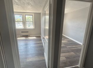 138 Barrington Rd APT B, Upper Darby, PA 19082