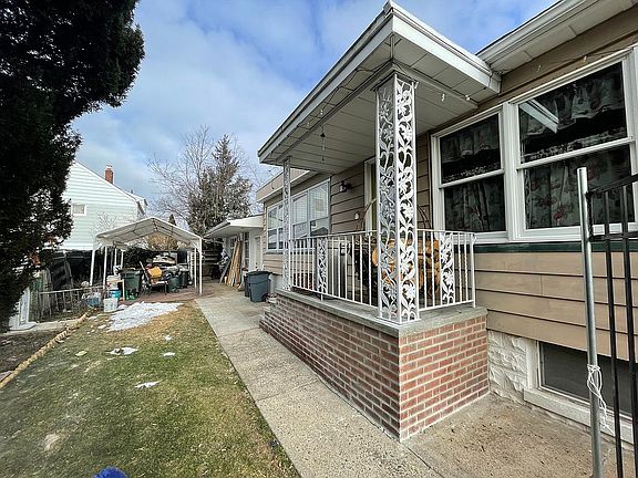 2nd image of 61 Bellair Ave APT 1X