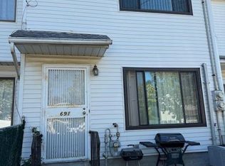 691 Elbe Ave, Staten Island, NY 10304