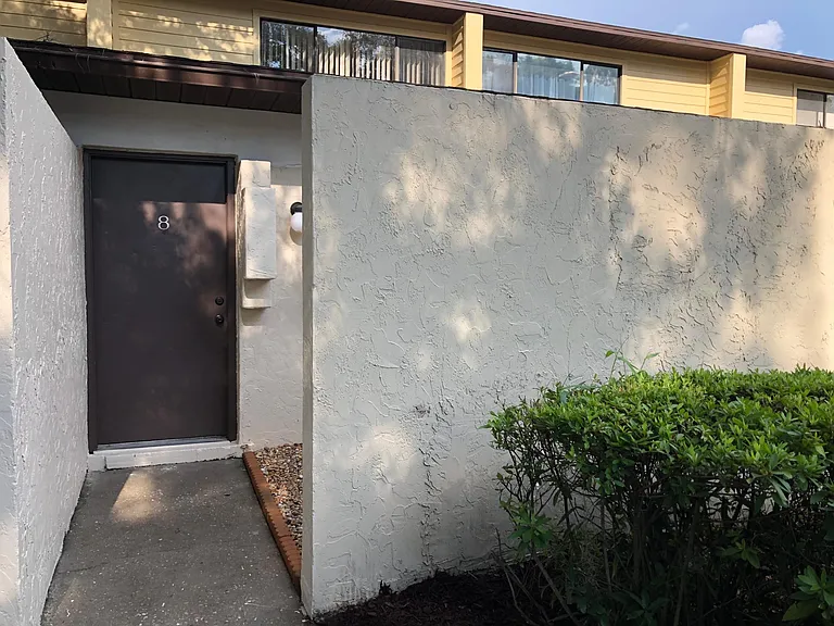 2508 SW 35th Pl #B8 — Photo 26