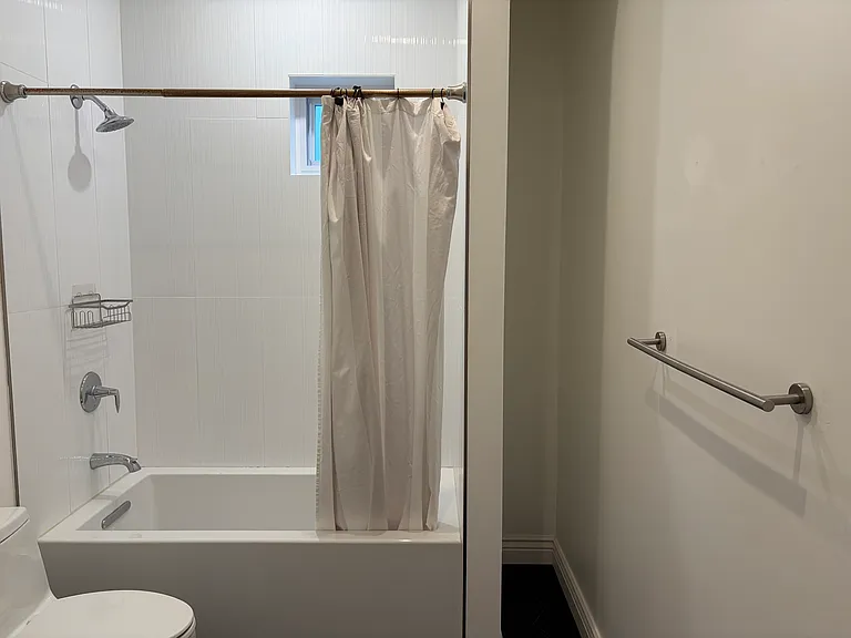 2821 N Springfield Ave #2 — Photo 12