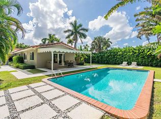 157 Worth Ct N, West Palm Beach, FL 33405
