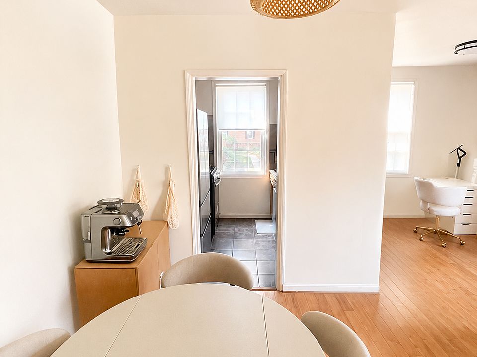 2nd image of 222 N Thomas St #4-1