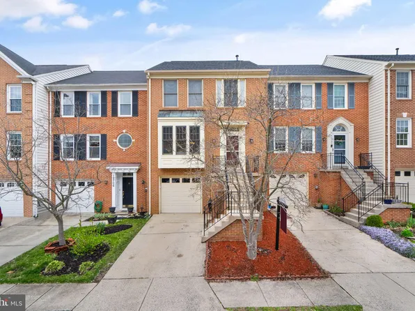 12704 Dogwood Hills Ln, Fairfax, VA 22033