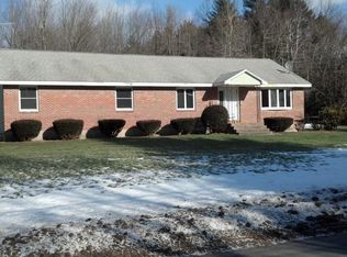 24 East St, Granby, CT 06035