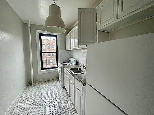 3rd image of 674 47th St APT 4D