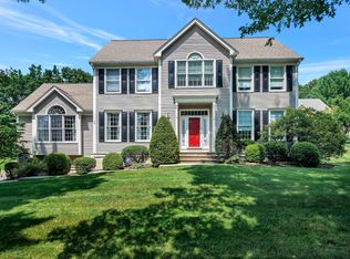 33 Constitution Dr, Southborough, MA 01772