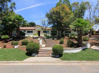 897 Old Farm Rd, Thousand Oaks, CA 91360