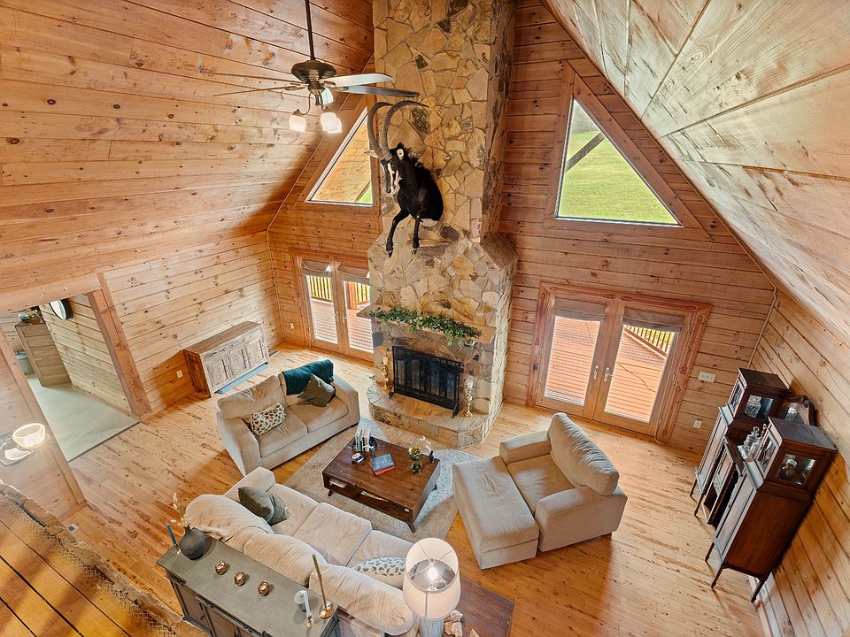 13th image of 2063 Kennedy Creek Rd