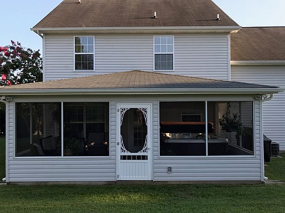 3rd image of 4625 Wellington Point Ln