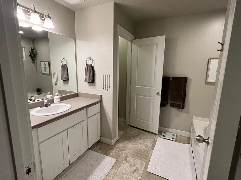 267 E Cordoba Dr — Photo 7