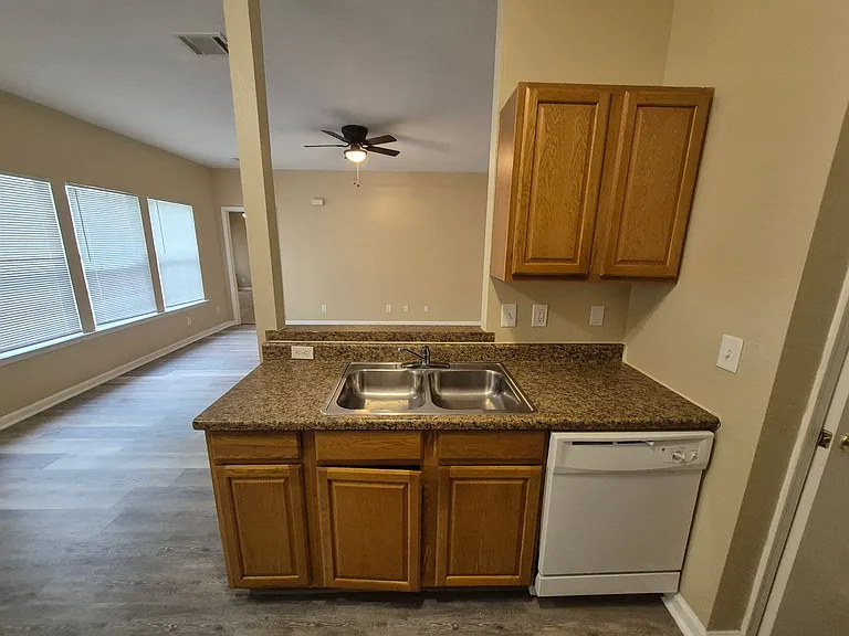 8806 Slumber Ln — Photo 36